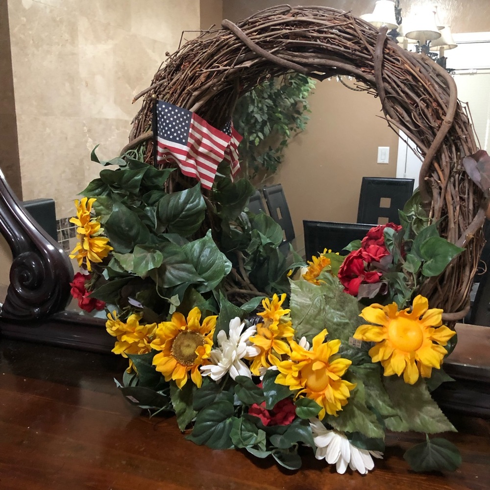 Large Wreath - Picture 2 of 2